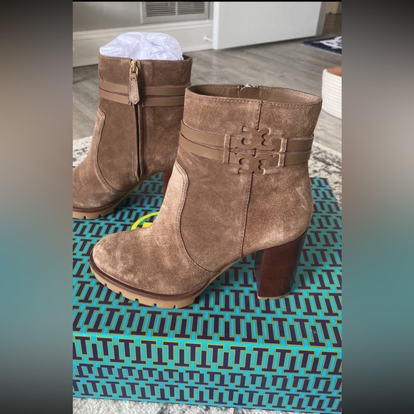 Tory Burch Leigh lug sole booties - Picture 1 of 7